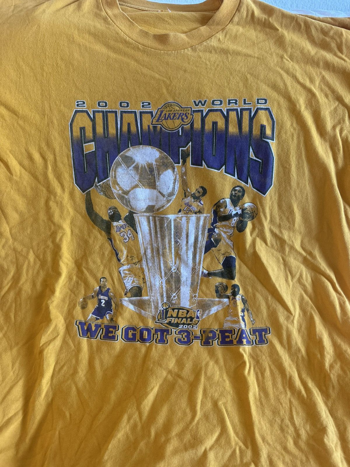 NBA Los Angeles Lakers Kobe Bryant Shaq 2002 World Champions Tee Size US XXL / EU 58 / 5 - 3 Thumbnail
