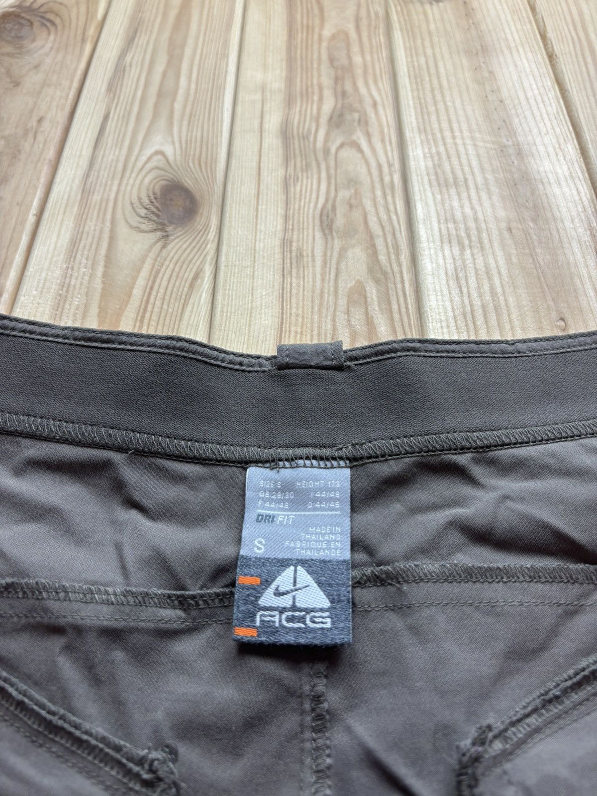 Nike ACG Trekking outdoor VINTAGE shorts Nike ACG with a large logo Size US 30 / EU 46 - 5 Thumbnail