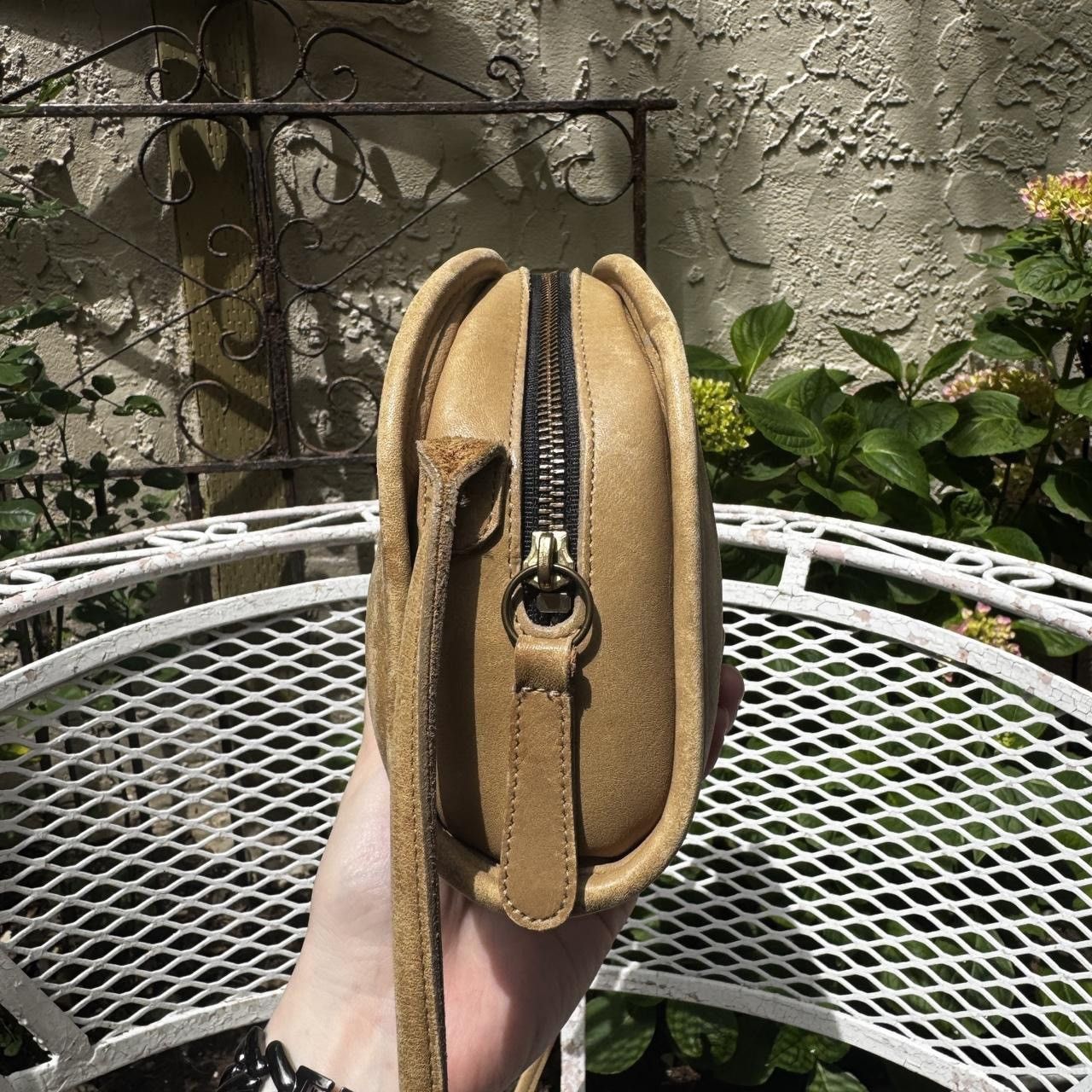 Coach Vintage 90’s Coach Tan Leather Crossbody Size ONE SIZE - 4 Thumbnail