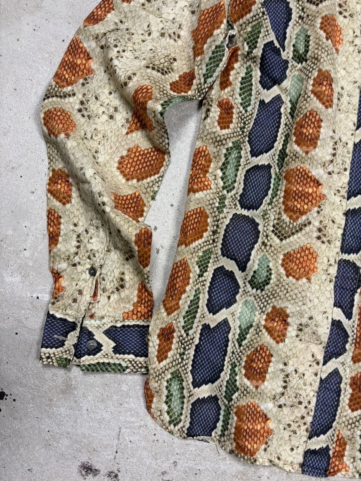 John Galliano Vintage 2000s John Galliano Snake Skin Print Button Up Shirt Size M / US 6-8 / IT 42-44 - 10 Thumbnail