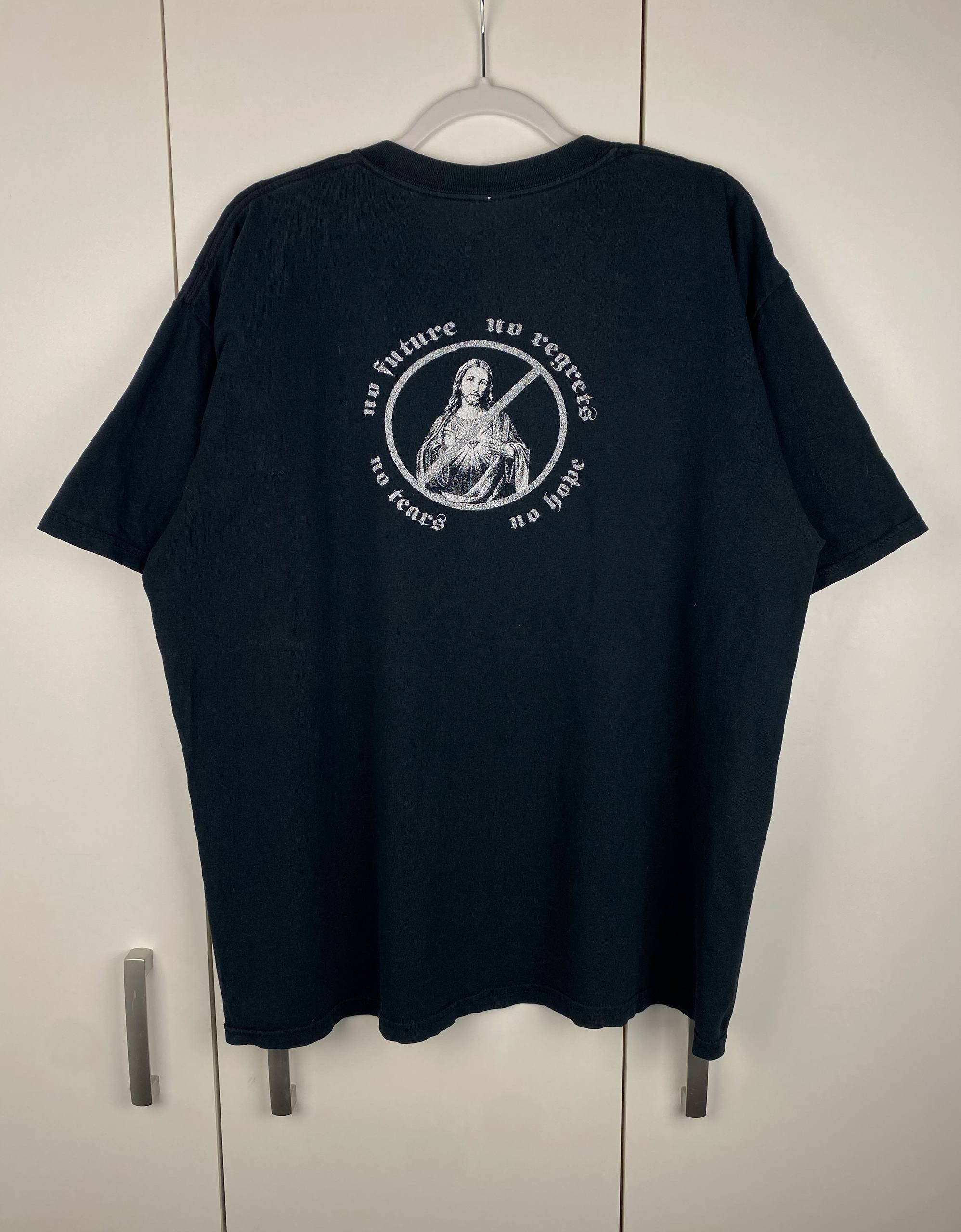 Vintage Vintage Mistress 00s No Future No Regrets Graphic Gothic Tee Size US XL / EU 56 / 4 - 2 Thumbnail