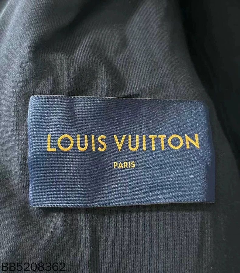 Louis Vuitton Louis Vuitton Black and green gradient full print teddy ja Size US M / EU 48-50 / 2 - 7 Thumbnail