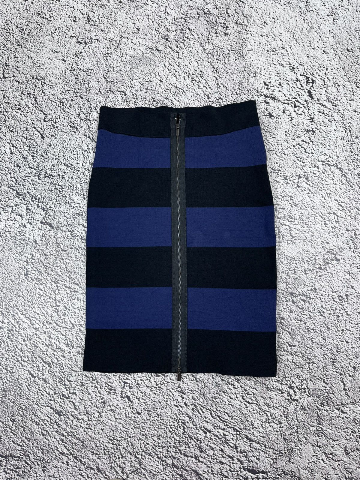 Bcbgmaxazria Y2KBCBGMAXAZRIA Striped Bodycon Skirt S Size 26" / US 2 / IT 38 - 1 Thumbnail
