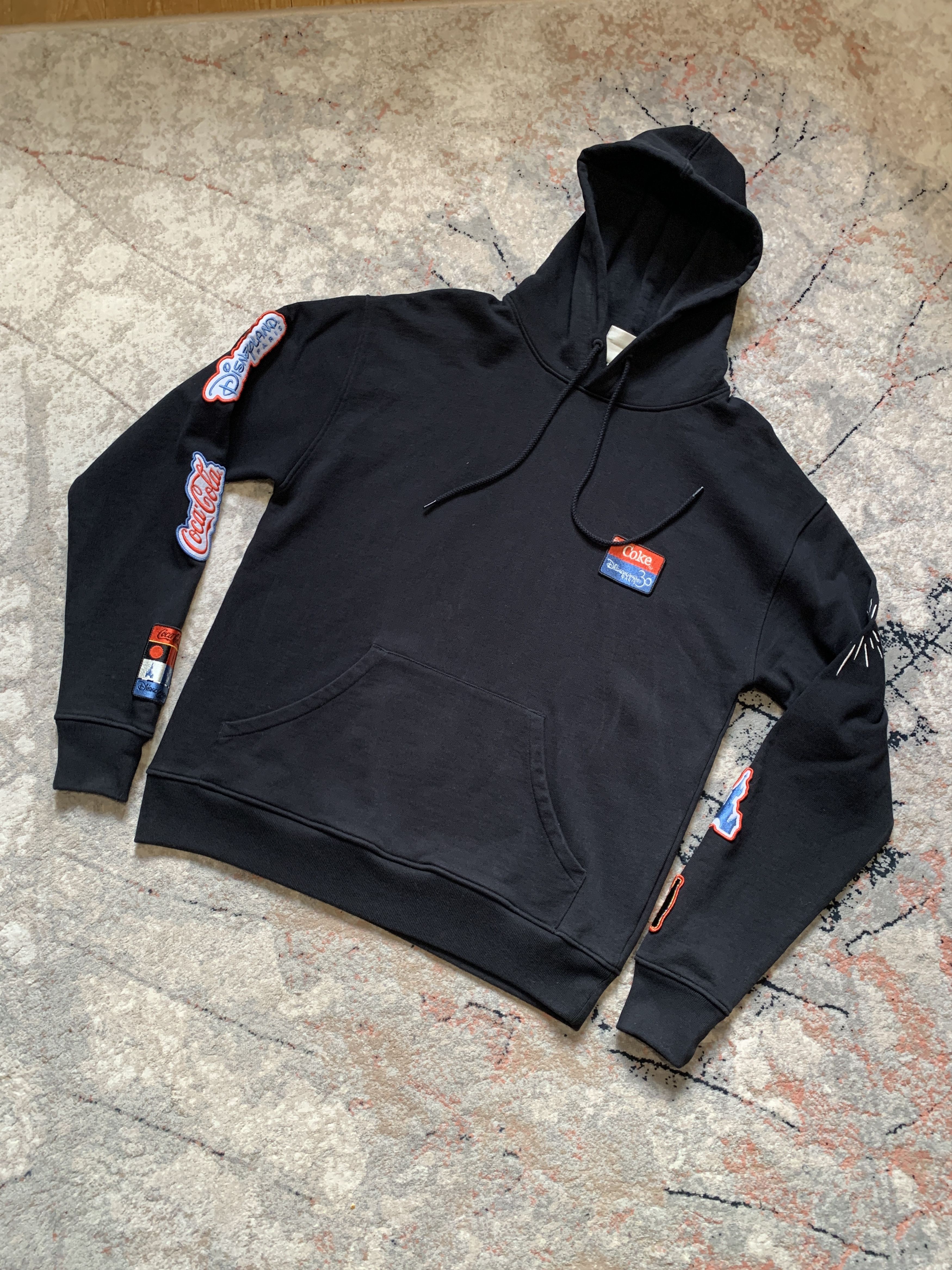 Coca Cola × Disney × Highsnobiety Highsnobiety Coca-Cola x Disneyland Paris Hoodie Size US S / EU 44-46 / 1 - 1 Thumbnail