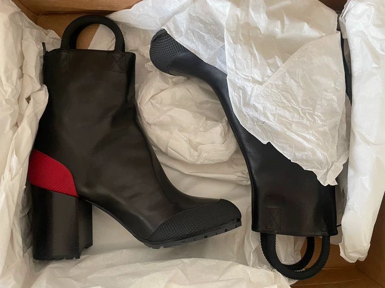クン‪‪ Black High Heel Boots with Red Detail-2506