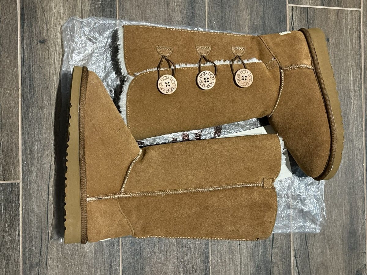 Designer × Ugg Bailey Button Triplet II Boot Size US 7 / IT 37 - 11 Thumbnail