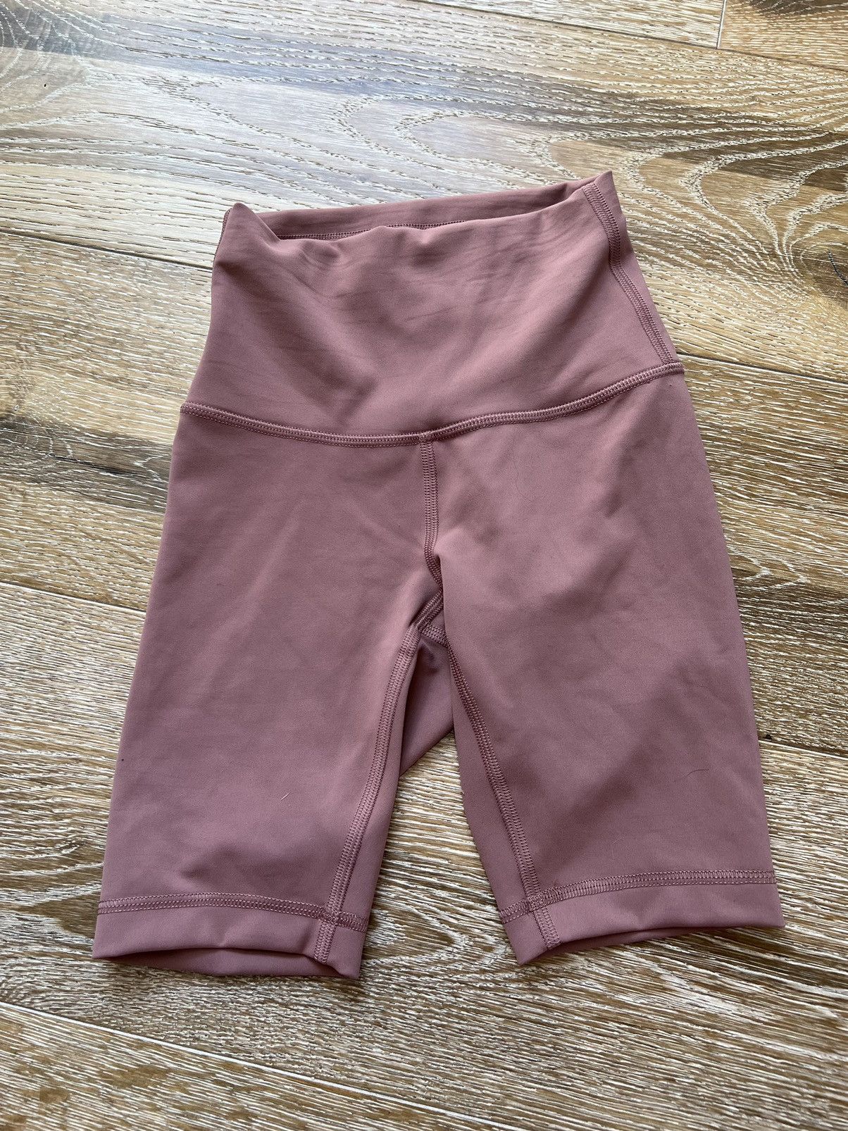 Lululemon Lululemon wunder train size 0 shorts Size 25" / US 0 / IT 36 - 4 Thumbnail