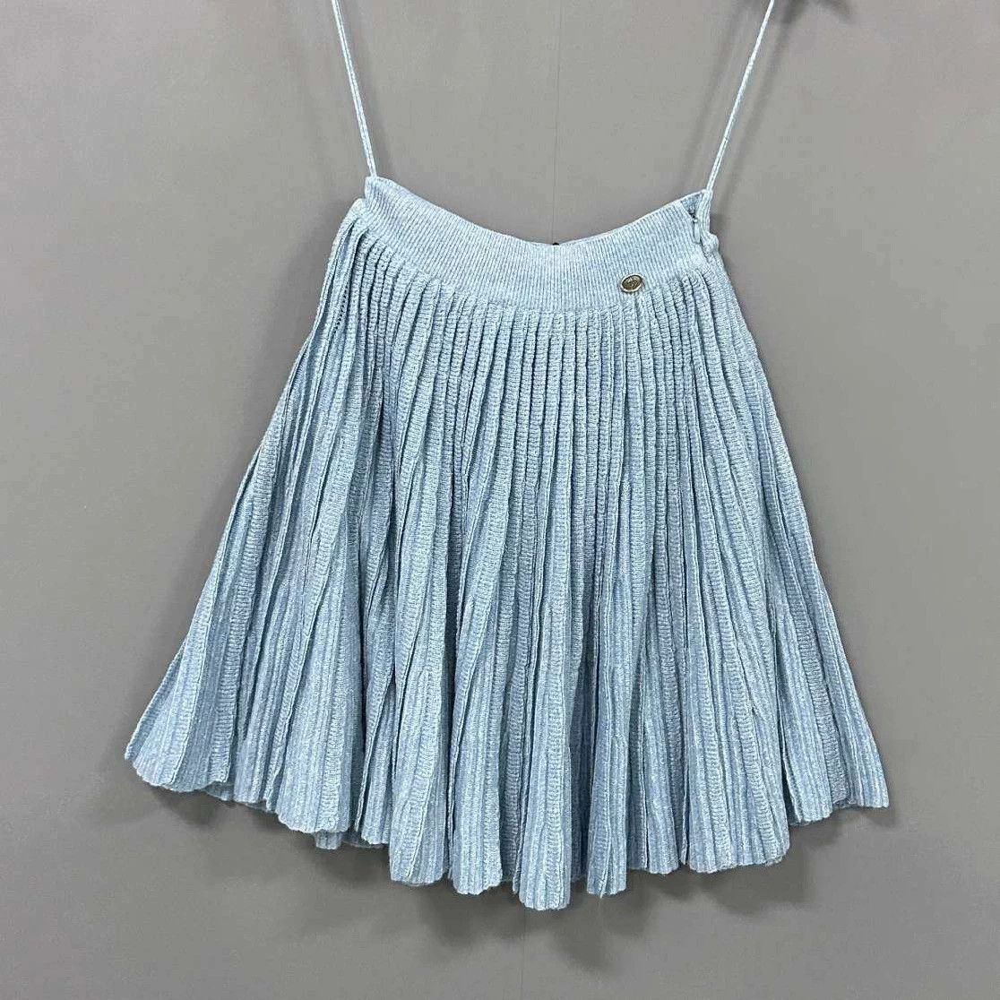 Chanel Chanel Light Blue Pleated Knit Skirt Women's 34 Size 25" / US 0 / IT 36 - 1 Thumbnail