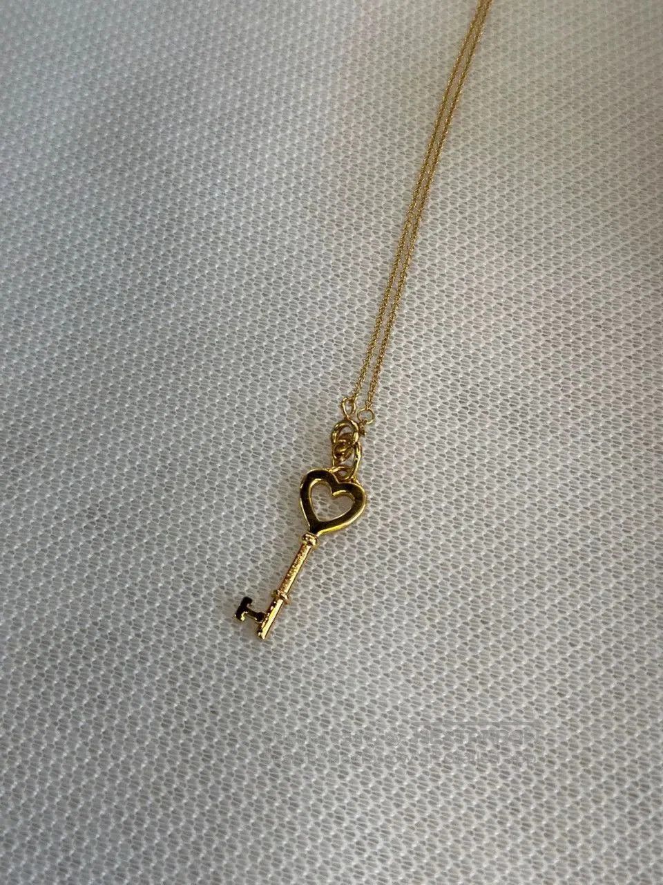 Tiffany & Co. Tiffany Gold Heart Key Necklace. Size ONE SIZE - 2 Thumbnail