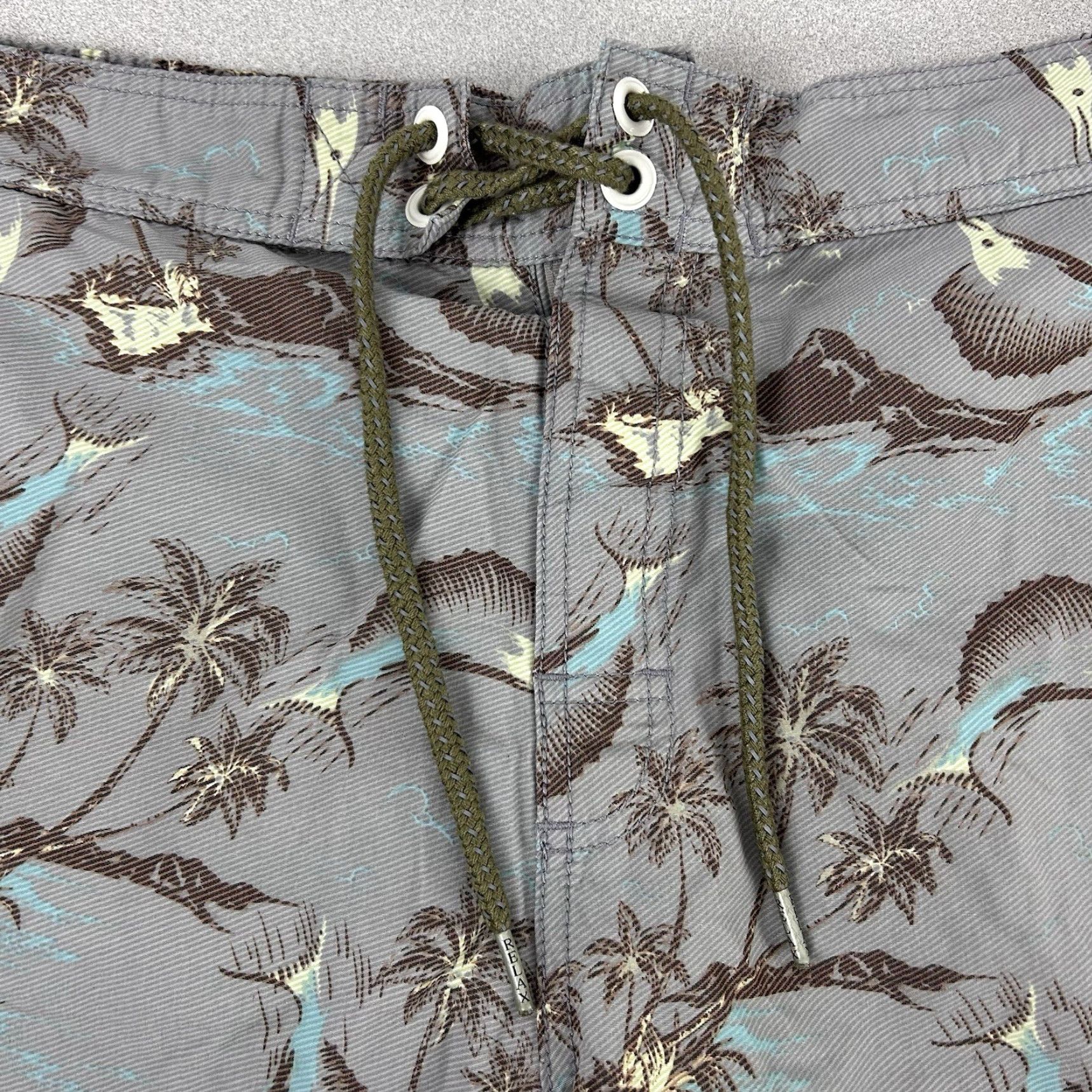 Tommy Bahama Tommy Bahama Relax Men's Swim Trunks Size XL Lined All Over Print Hawaiian Beach Trunks Mens XS? Size US 36 / EU 52 - 2 Thumbnail
