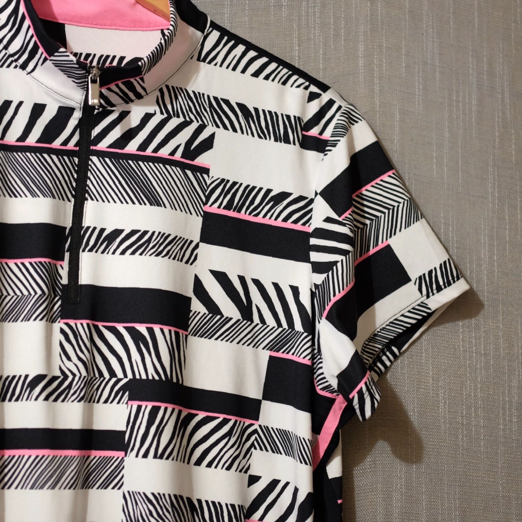 Vintage EUC Tail White Label Golf Polo Shirt 1/3 Zip Womens XXL Black/White/Pink Geometric Mock Pullover Shirt Polo Tail Size XXL / US 16-18 / IT 52-54 - 3 Thumbnail