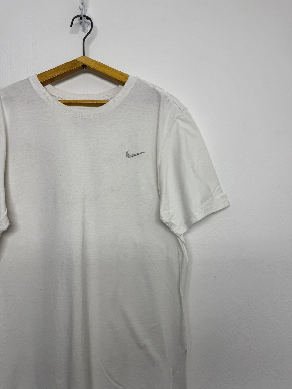 Nike Vintage Y2k Nike Swoosh Logo T-Shirt Size US L / EU 52-54 / 3 - 1 Thumbnail