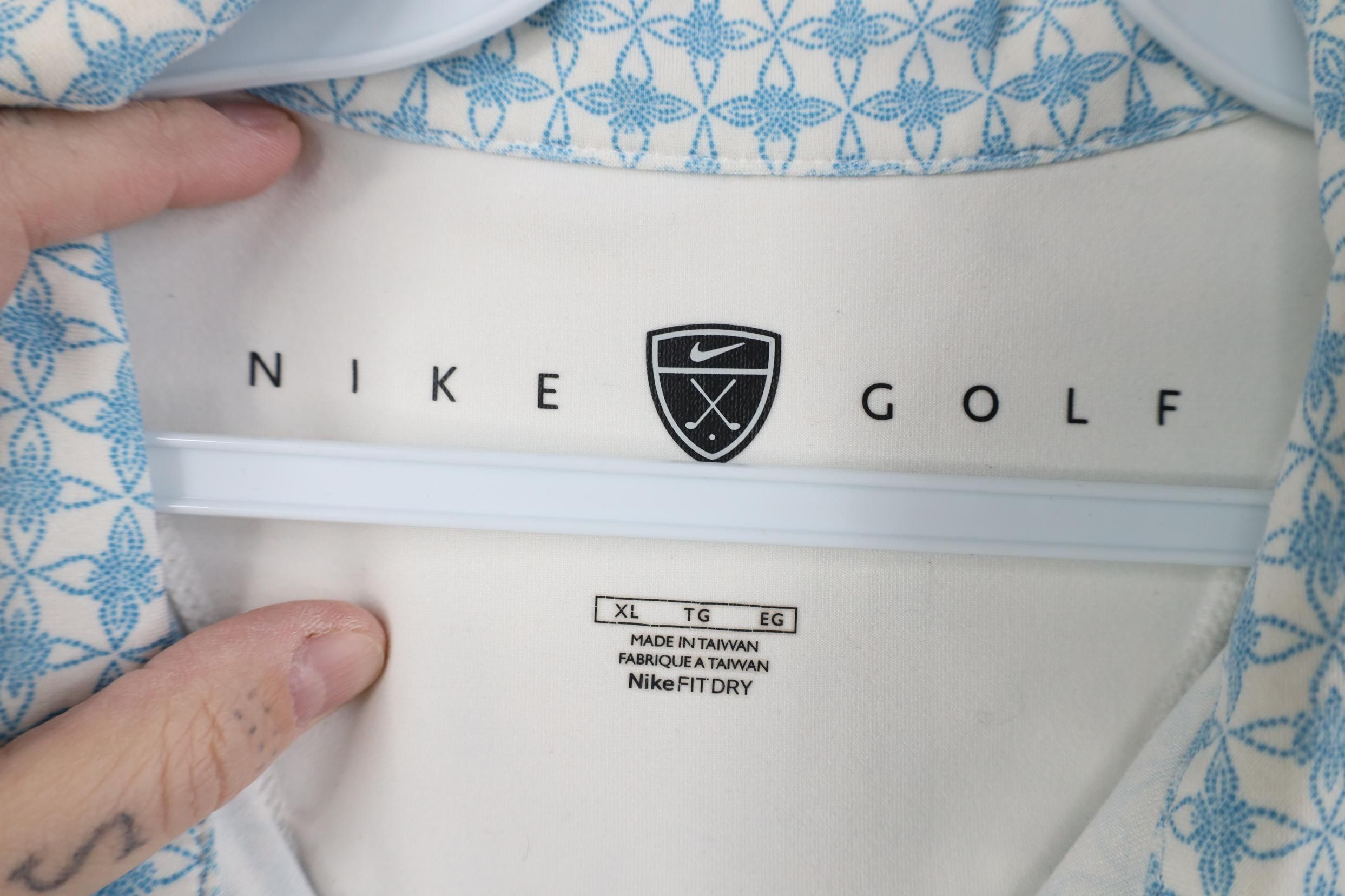 Nike Nike Golf Mini Swoosh Geometric Flower Knit Golfing Polo Size US XL / EU 56 / 4 - 7 Thumbnail