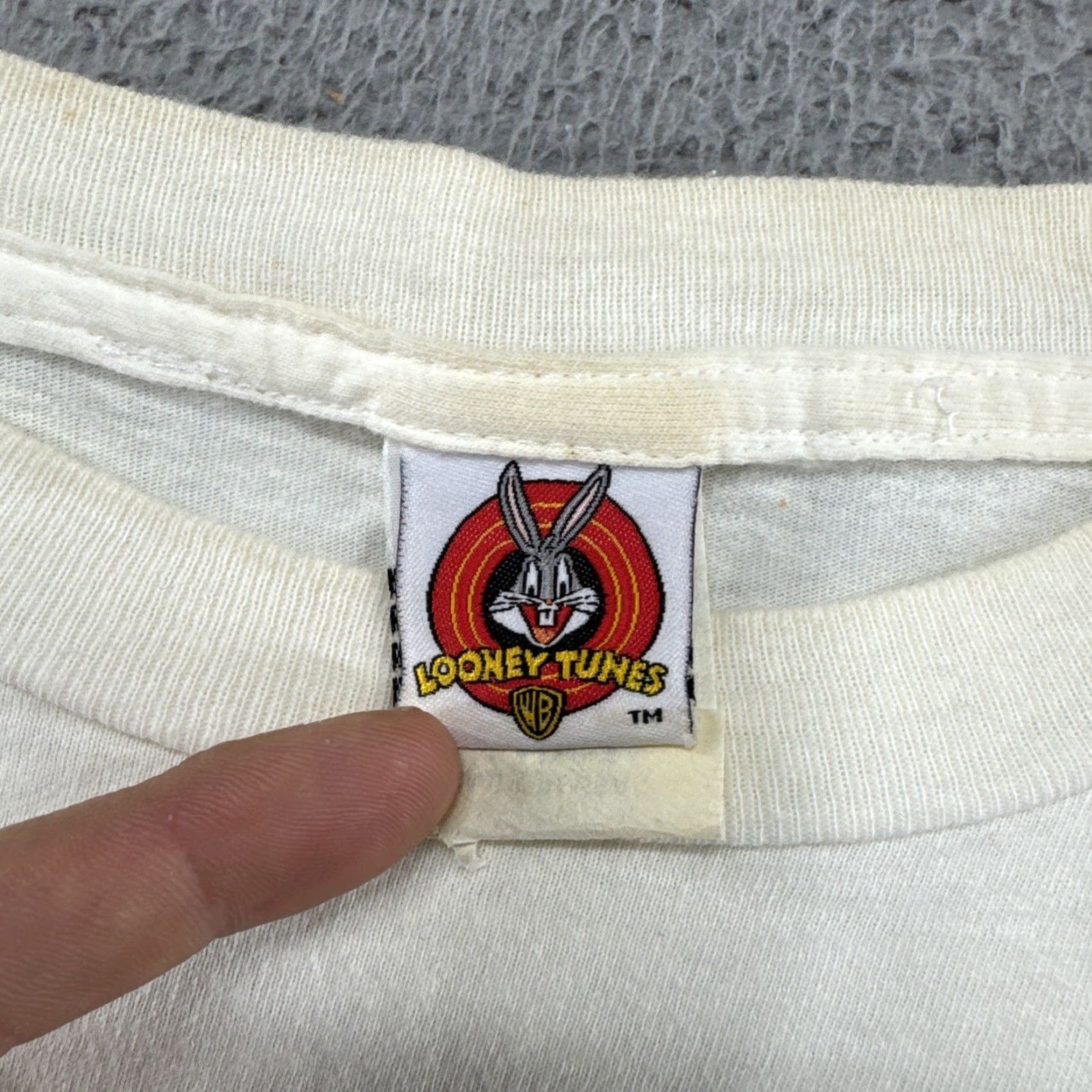 Vintage VINTAGE Looney Tunes Wisconsin Badgers TAZ NCAA Shirt Size L White 1990s 90s T-Shirt Mens Womens Unisex Adults Graphic Print Short Sleeve Size US L / EU 52-54 / 3 - 3 Thumbnail