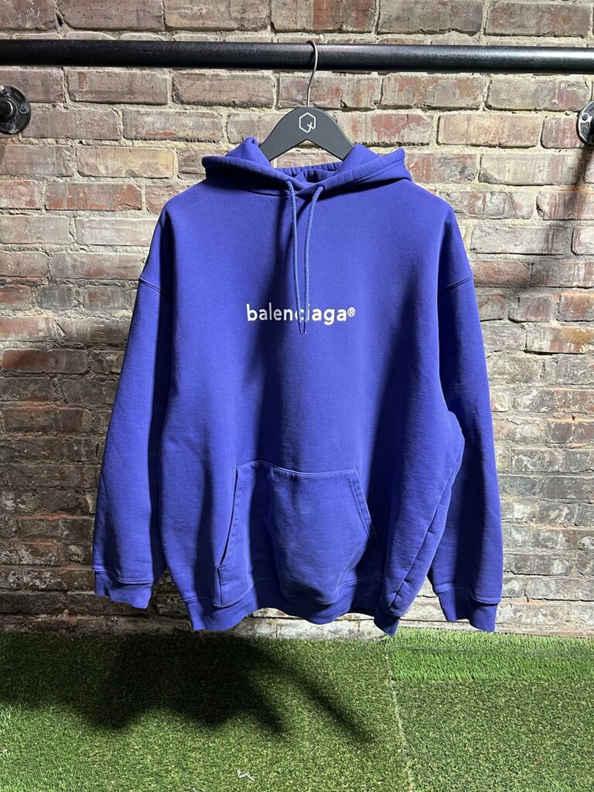 Balenciaga Balenciaga Copyright Logo Hoodie Sz. M Size US M / EU 48-50 / 2 - 1 Thumbnail