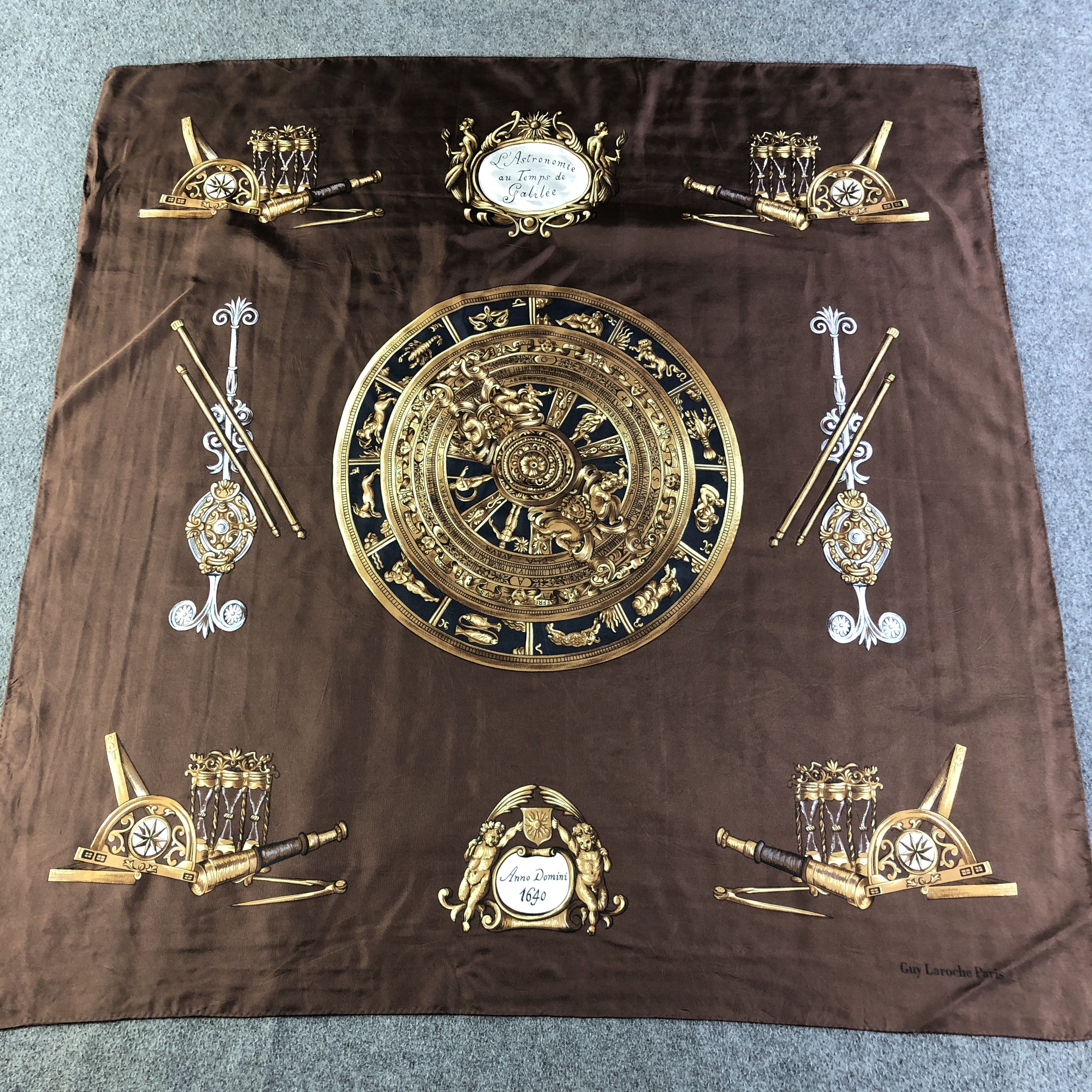 Guy Laroche Guy Laroche L'Astronomie au Temps de Galilee SilkScarf M1022 Size ONE SIZE - 2 Thumbnail