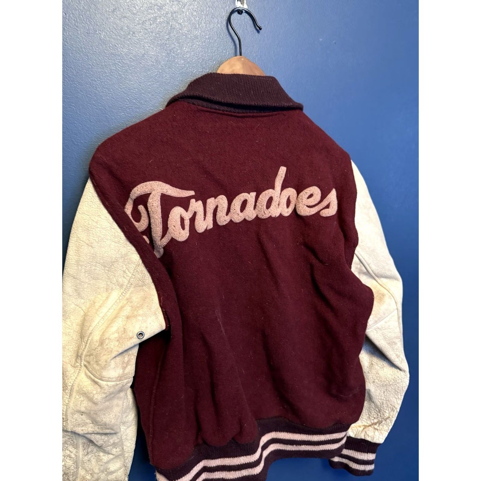 Vintage VINTAGE Finch Sportswear Anoka Tornados Wool Leather Varsity Jacket Medium Mens Maroon Wool Leather 60’s 40 measurements 23in 19in Size US M / EU 48-50 / 2 - 2 Thumbnail