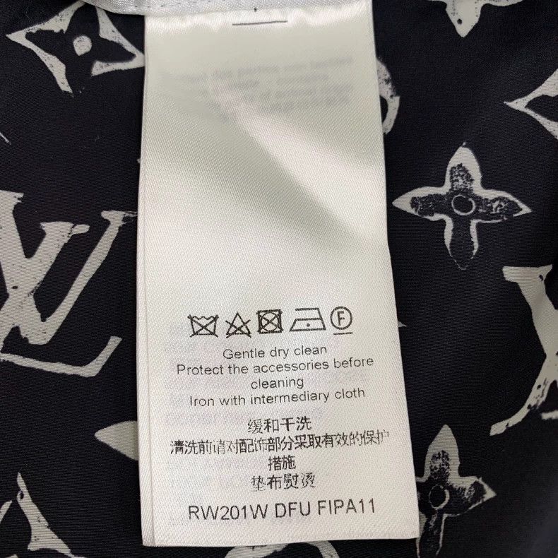 Louis Vuitton Louis Vuitton Black logo, full print, leggings, slacks pan Size US 42 / EU 58 - 6 Thumbnail