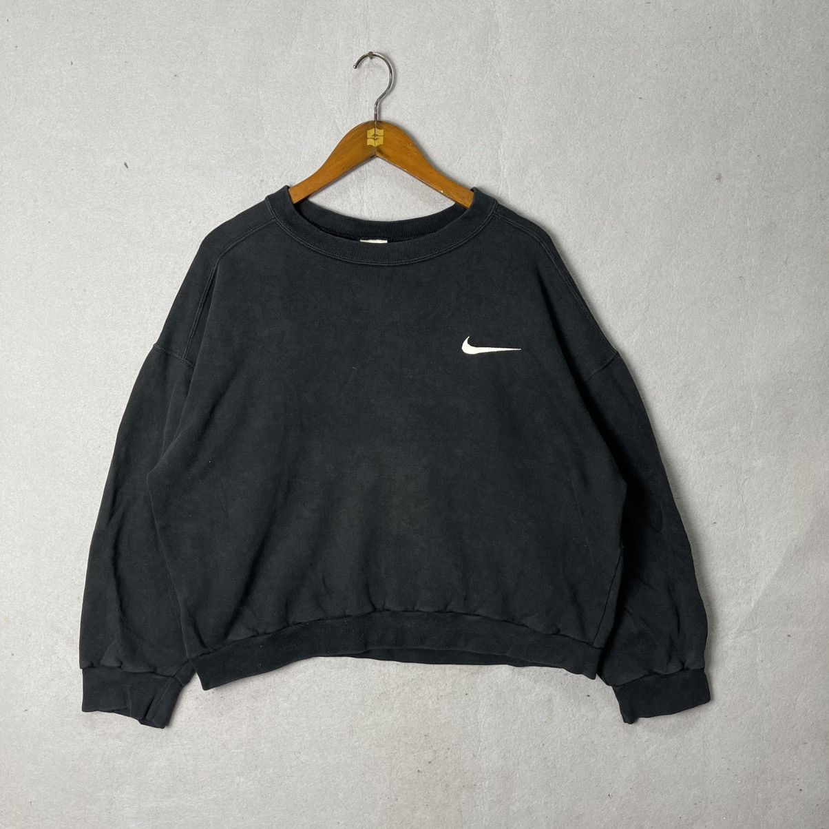 Nike Vintage Nike Mini Swoosh Crewneck Sweatshirt Size US L / EU 52-54 / 3 - 1 Thumbnail