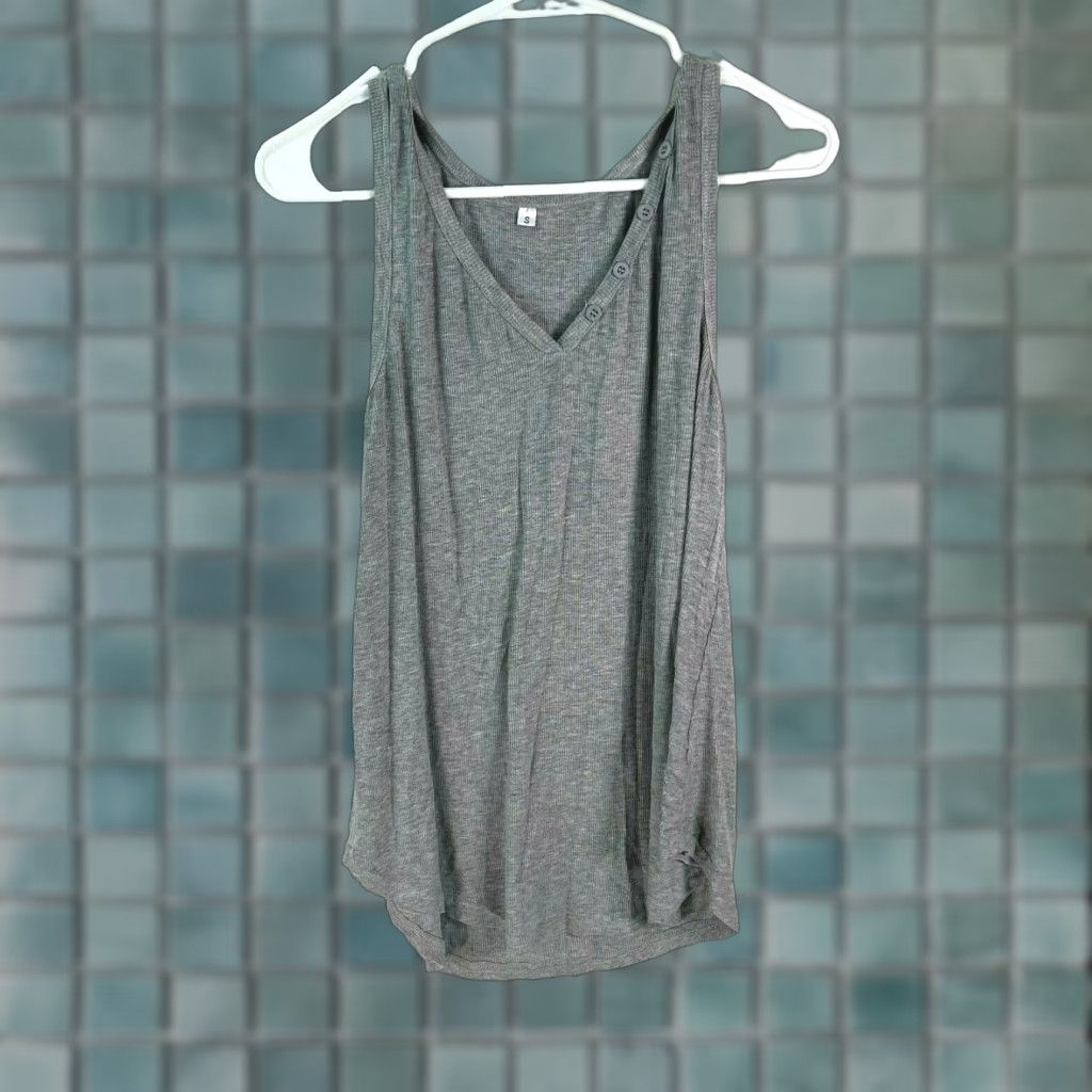 Vintage Womens Tank Shirt V-Neck Ribbed Gray Small - Cotton Sleeveless Top, Casual, Basic Style, Regular Fit, Unbranded Women’s Tank - Note: Keep size S. Size S / US 4 / IT 40 - 1 Thumbnail