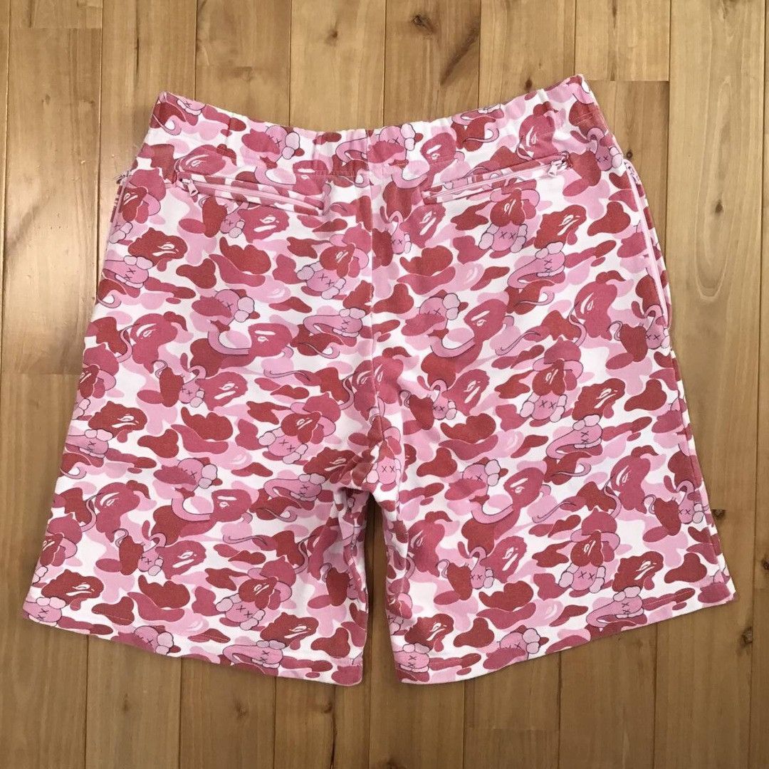 Bape × Kaws BAPE × KAWS Bendy ABC Camo Pink Sweat Shorts NIGO ★size M Size US 32 / EU 48 - 4 Thumbnail