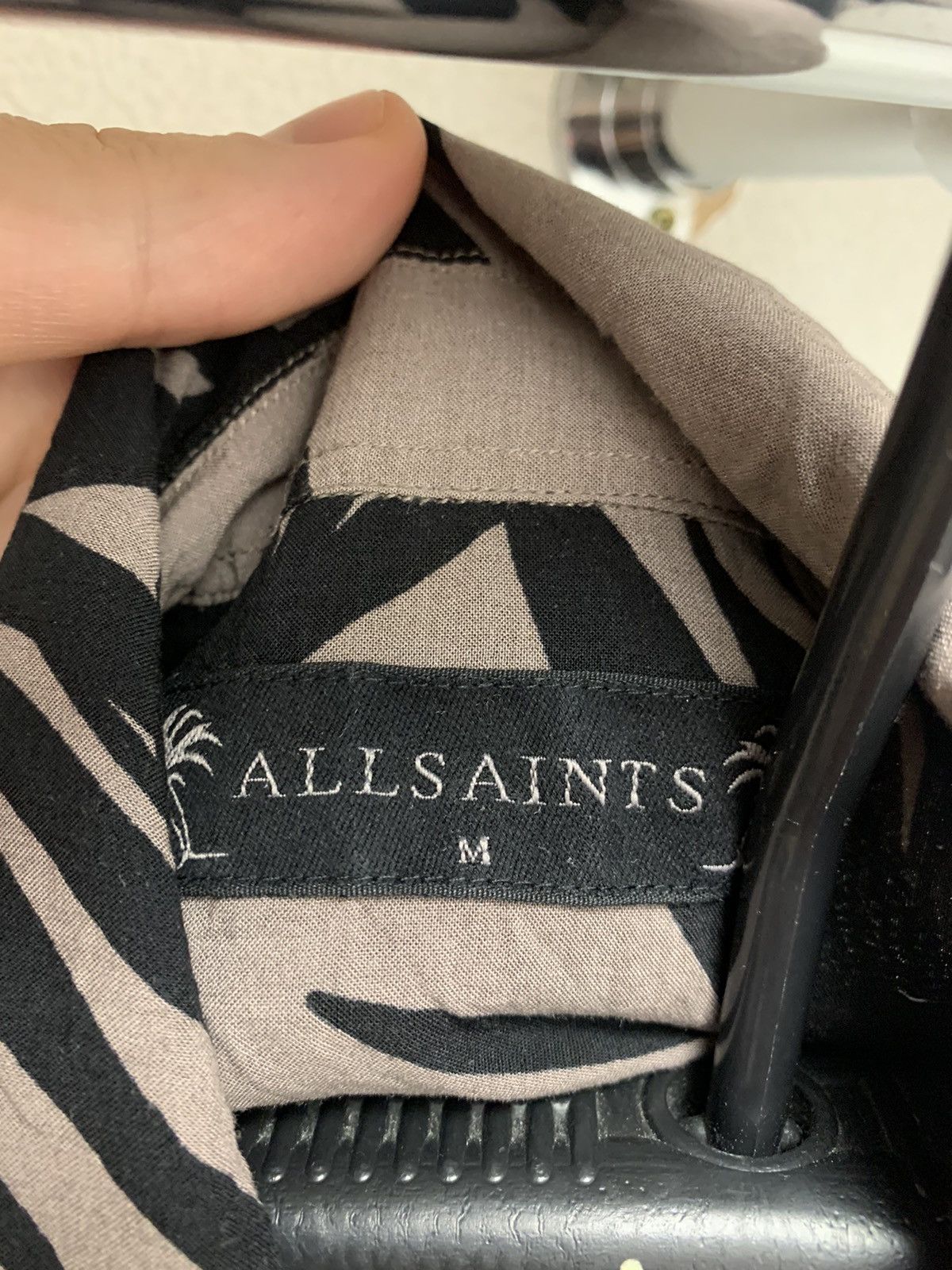 Allsaints Allsaints fullprint flower shirt M sz Japanese brand Size US M / EU 48-50 / 2 - 6 Thumbnail