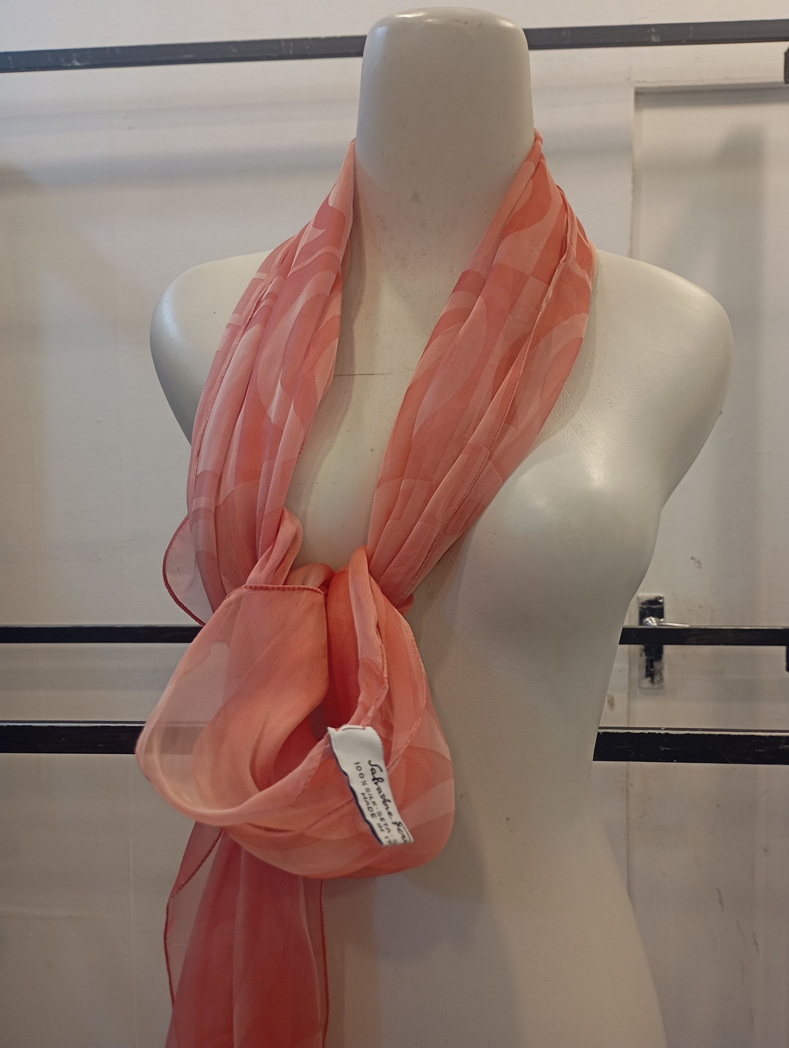 Salvatore Ferragamo Salvatore Ferragamo silk scarves scarf shawl Size ONE SIZE - 4 Thumbnail