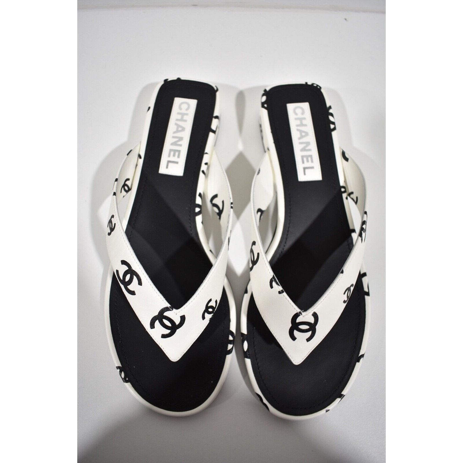 Chanel Chanel 22M White Black Printed Lambskin CC Logo Thong Size US 10 / IT 40 - 8 Thumbnail