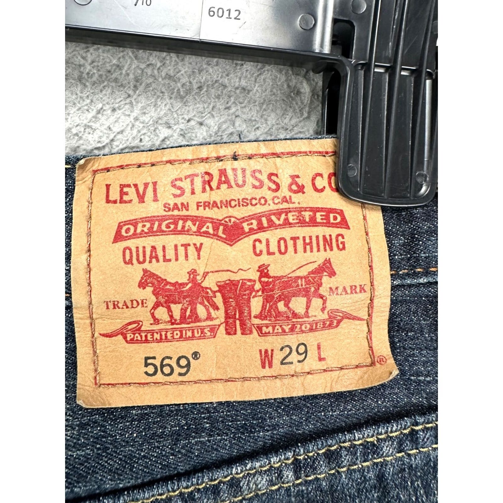 Levi's VINTAGE Levis 569 Shorts Mens 29 Blue Distressed Loose Straight Red Tab Flat Front Denim Size US 29 - 4 Thumbnail