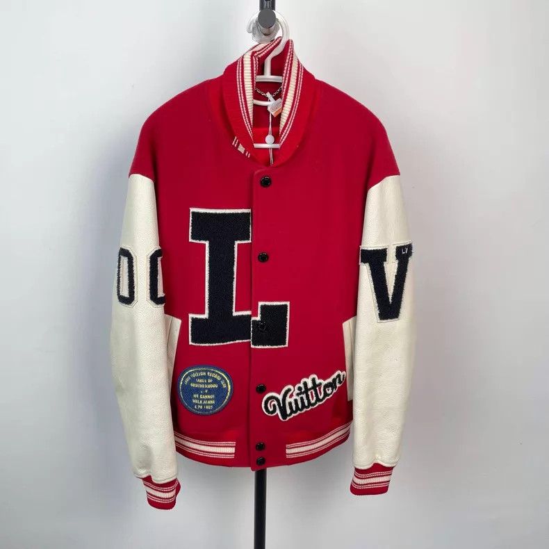 Louis Vuitton Louis Vuitton Red and white contrast stitching embroidered Size US M / EU 48-50 / 2 - 1 Thumbnail