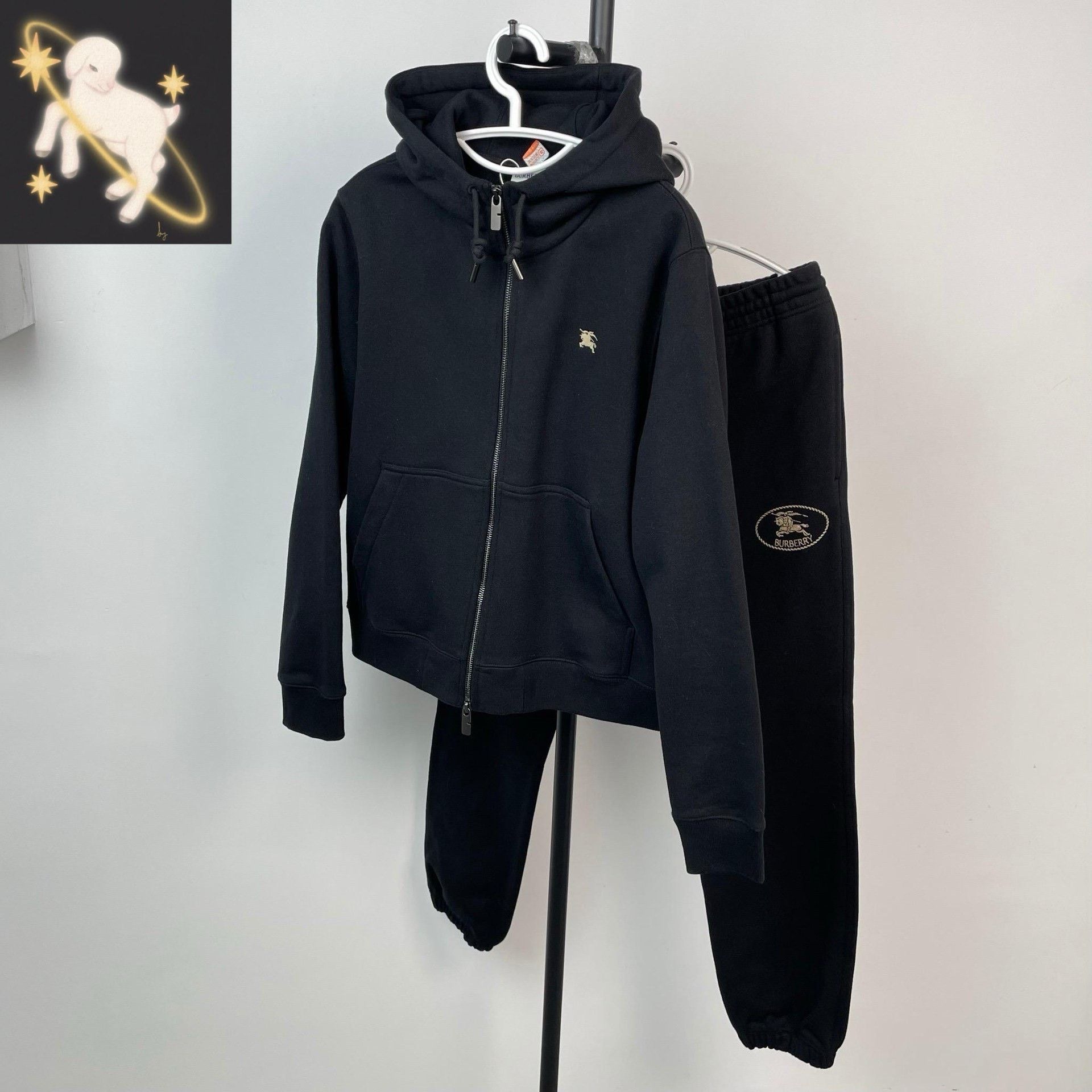 Burberry Burberry Black Hoodie L Men Size US L / EU 52-54 / 3 - 1 Thumbnail