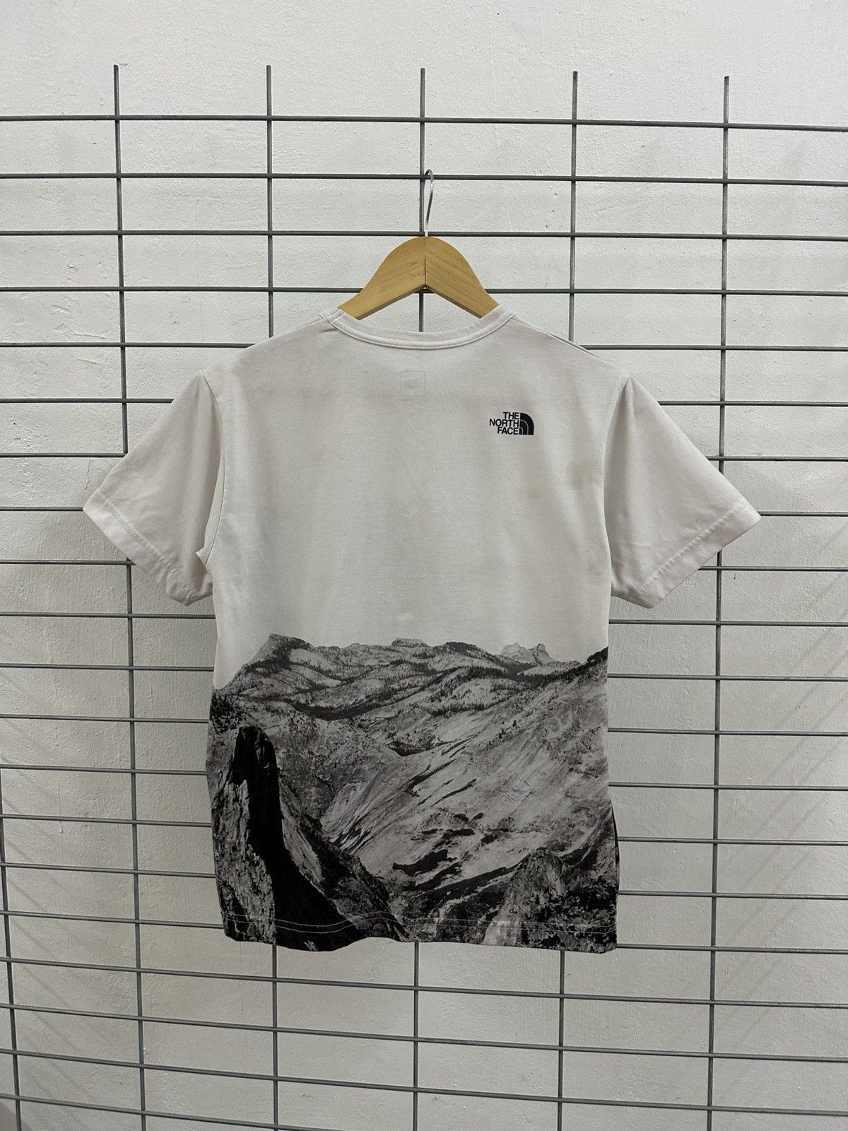 The North Face Rare And Beautiful The North Face Yosemite National Park Tee Size US S / EU 44-46 / 1 - 2 Thumbnail