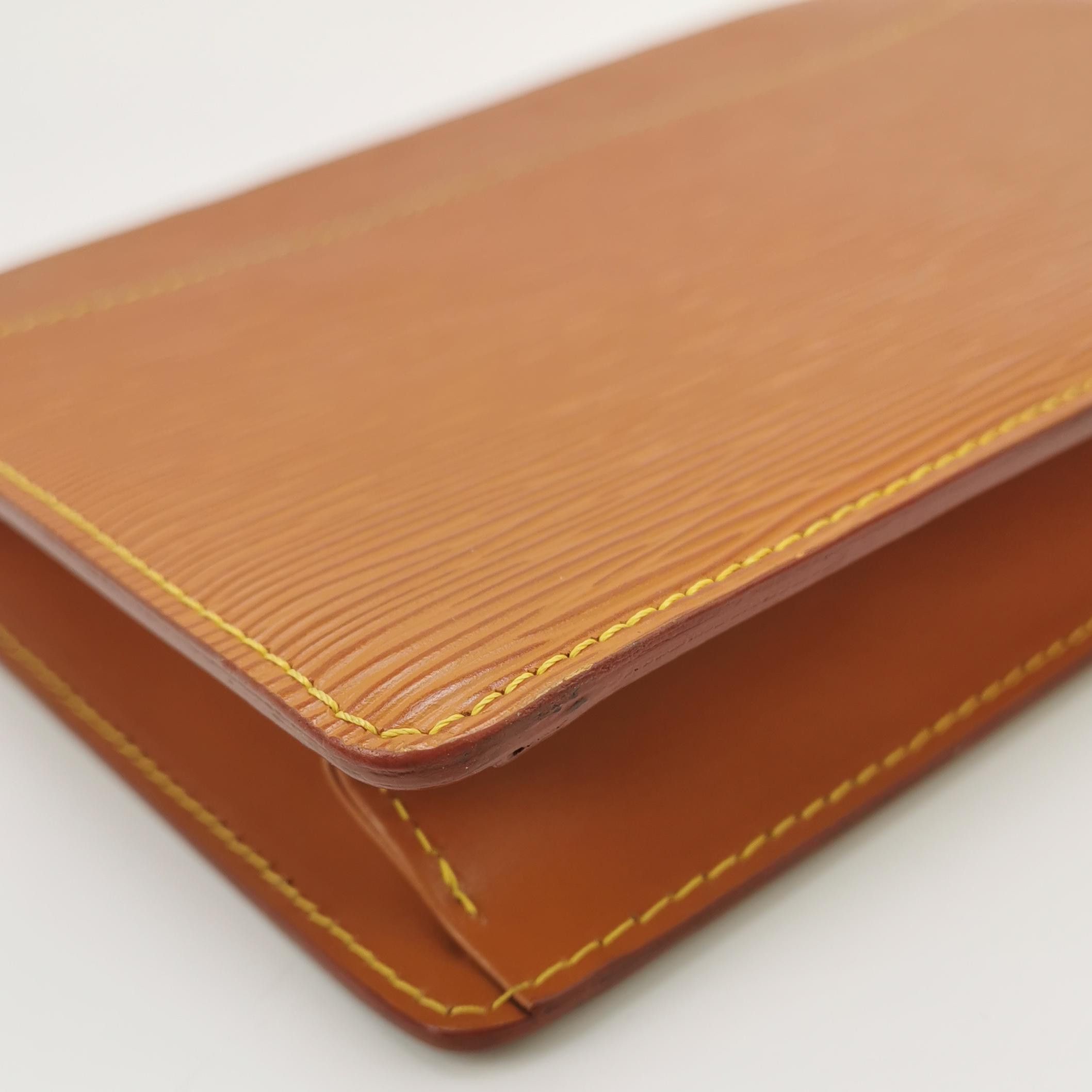 Louis Vuitton Louis Vuitton (LV) Cowhide Solid Color Water Ripple Second- Size ONE SIZE - 5 Thumbnail