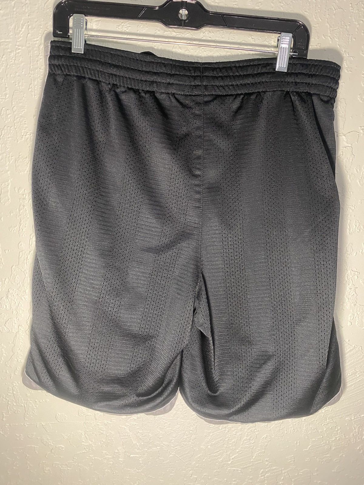 Nike Nike Grey Tag Basketball Shorts Size US 30 / EU 46 - 2 Thumbnail