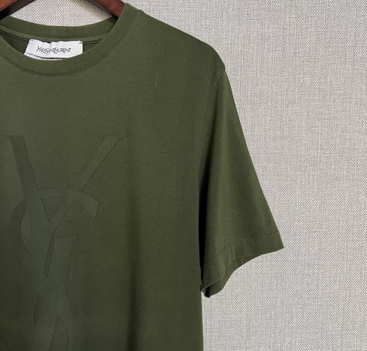 Yves Saint Laurent Yves Saint Laurent Patch Logo Short Sleeve T-Shirt Size M / US 6-8 / IT 42-44 - 3 Thumbnail