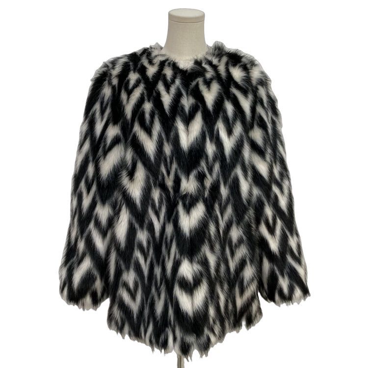 Valentino Valentino Chevron Faux Fur Coat Size 42 Size M / US 6-8 / IT 42-44 - 1 Thumbnail