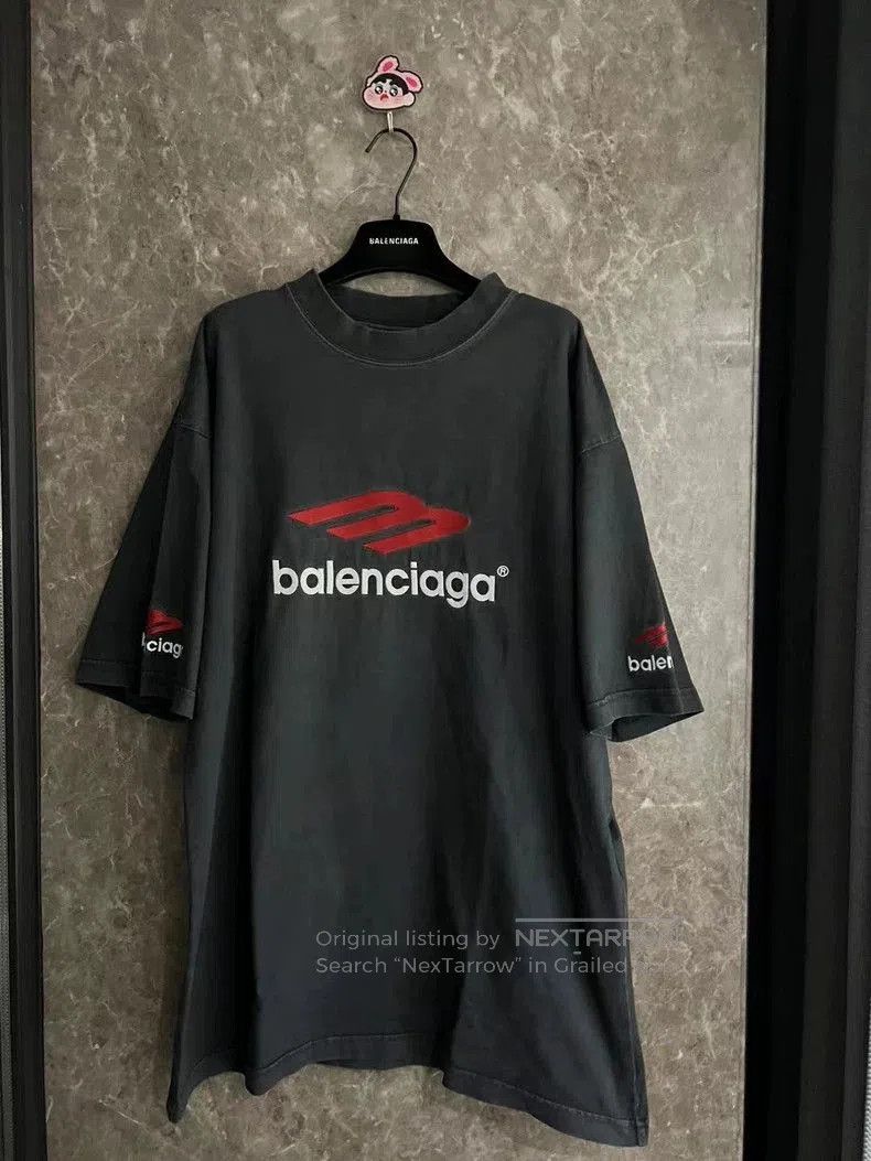 Balenciaga Balenciaga 3B Short Sleeve T-shirt S. Size US S / EU 44-46 / 1 - 1 Thumbnail