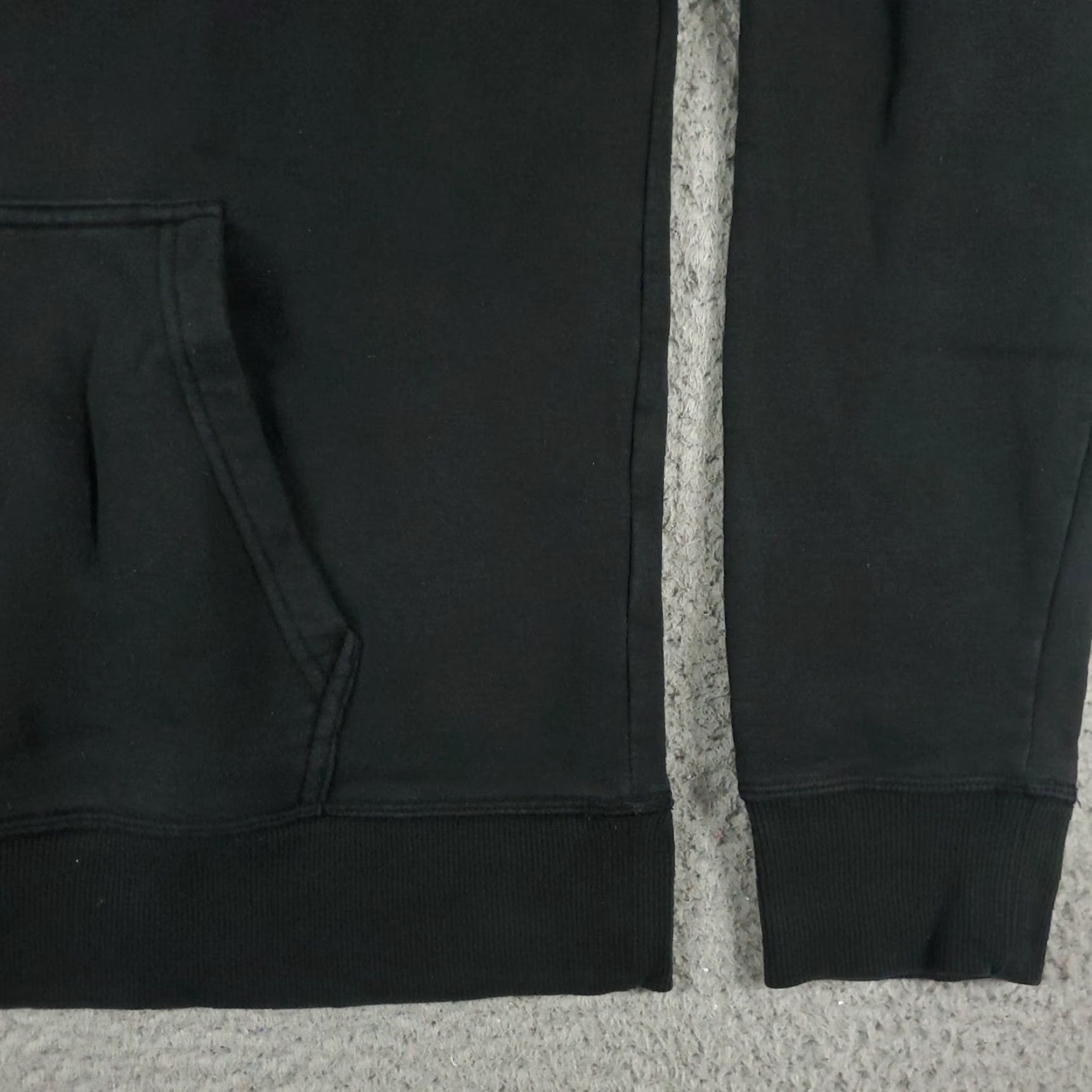 Champion Champion Pullover Hoodie Men Medium Black Long Sleeve Casual Modern Size US M / EU 48-50 / 2 - 4 Thumbnail