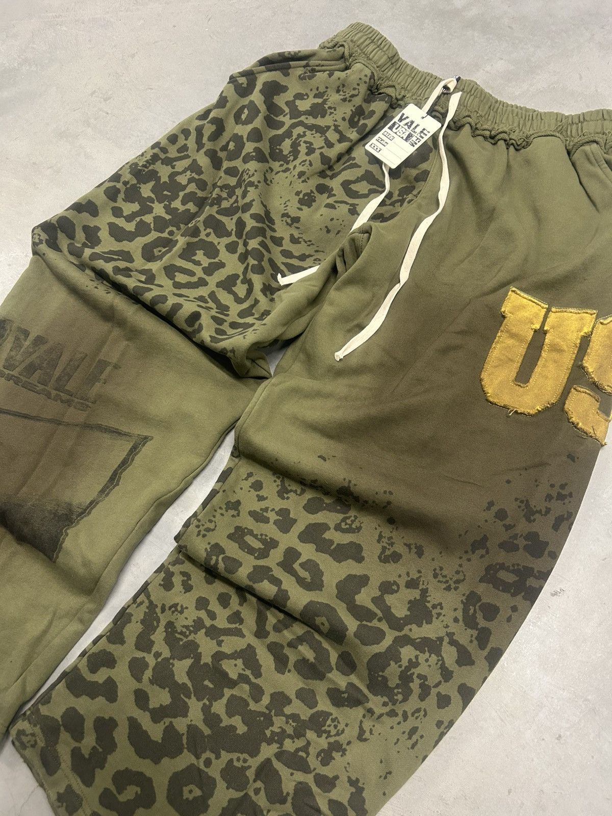 Vale Vale Forever Valley Green Safari Cheetah Sweatpants X-Large Size US 36 / EU 52 - 2 Thumbnail