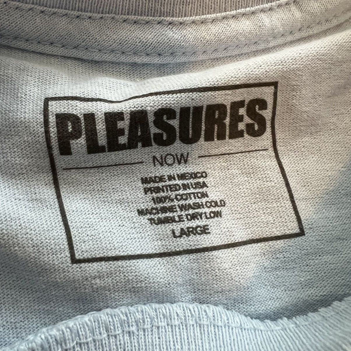 Pleasures NEW Pleasures Liberation T SHIRTBlue Large graphic Size US L / EU 52-54 / 3 - 4 Thumbnail