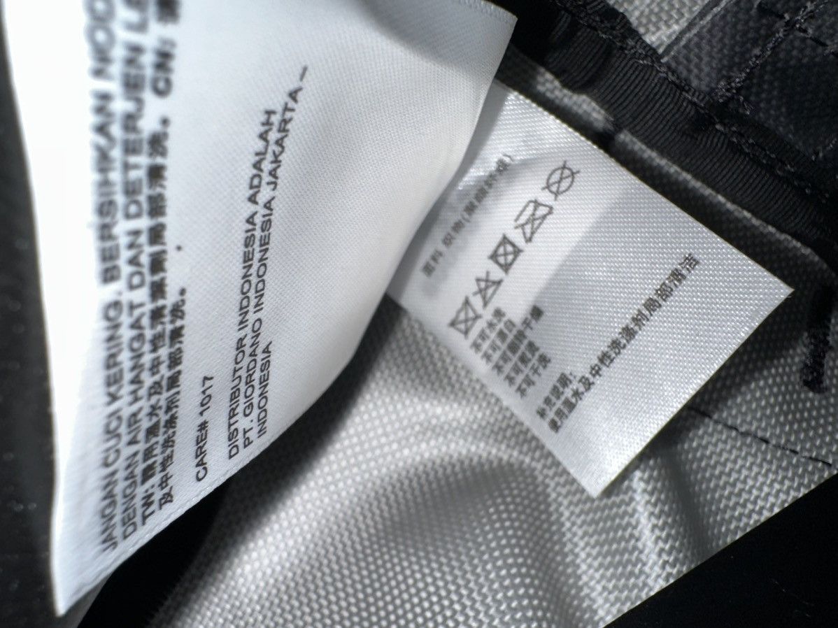 Kaws × The North Face Kaws x The North Face Basecamp Duffel Size ONE SIZE - 17 Thumbnail