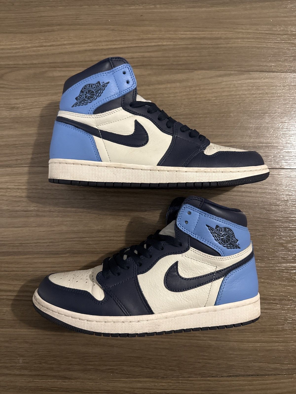 Nike Nike Air Jordan 1 Retro OG High Obsidian UNC 2019 Size US 9 / EU 42 - 2 Thumbnail