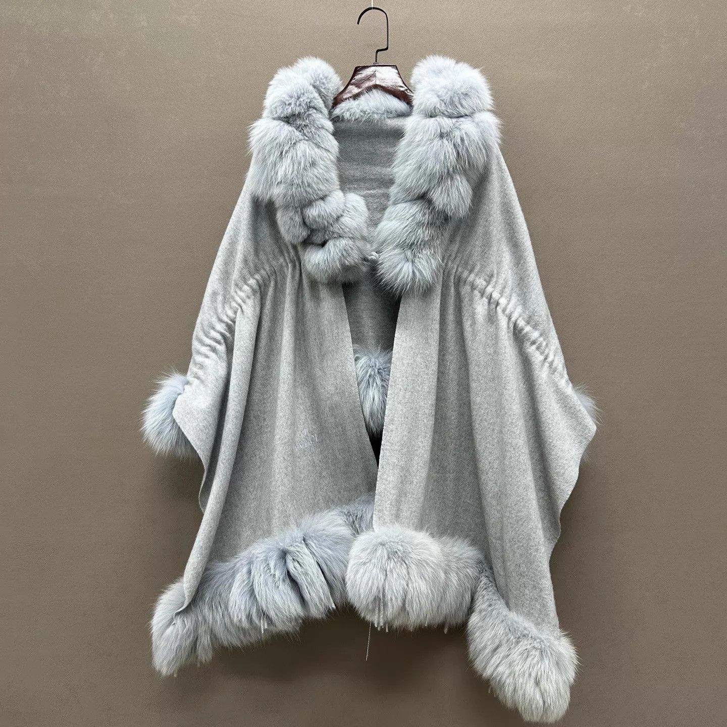 Fendi FENDI White Jade 99 New Cloak Size ONE SIZE - 1 Thumbnail