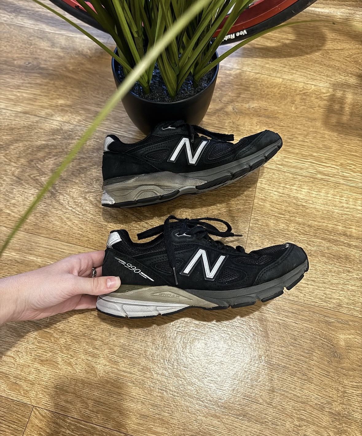 New Balance NEW BALANCE 990v4 WMNS BLACK SNEAKERS SHOES Size US 8 / IT 38 - 6 Thumbnail