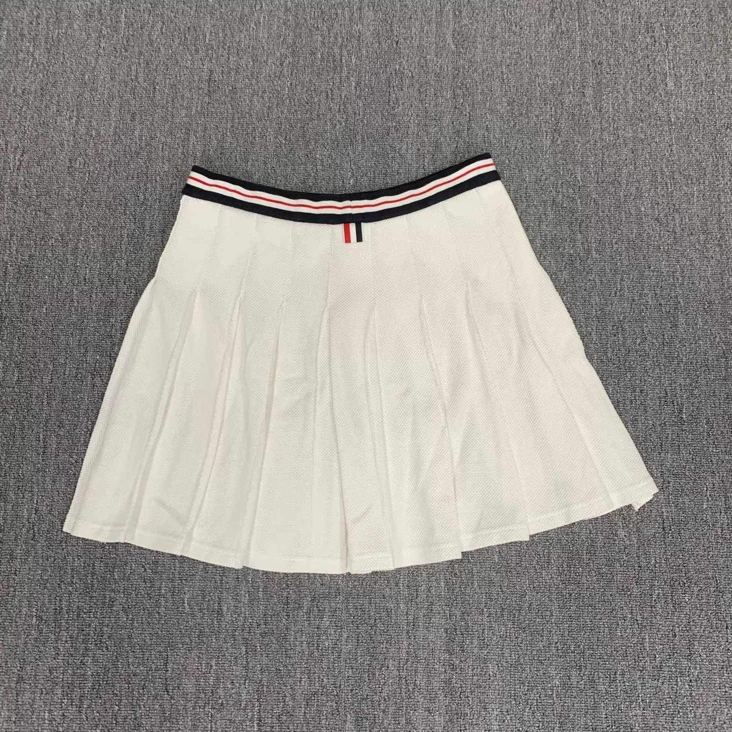 Thom Browne THOM BROWNE TB White Pleated Skirt 44 95 New Size 30" / US 8 / IT 44 - 2 Thumbnail