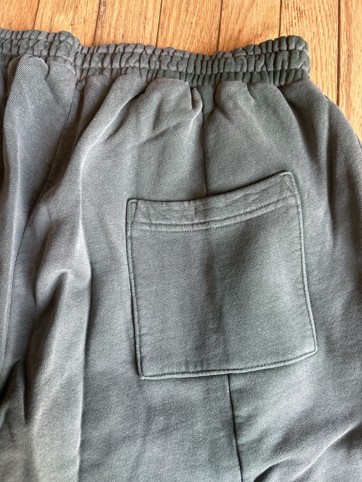 Strawberry Strawberry sun faded sweatpants Size US 36 / EU 52 - 6 Thumbnail