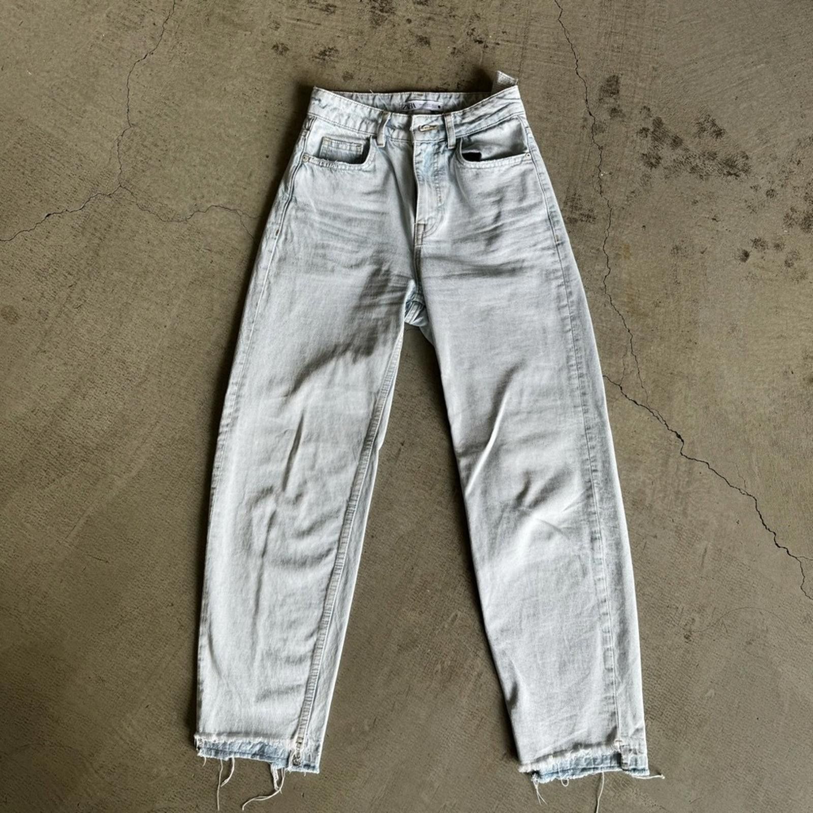Zara Zara women’s straight leg jeans, mid waist Size 25" / US 0 / IT 36 - 1 Thumbnail
