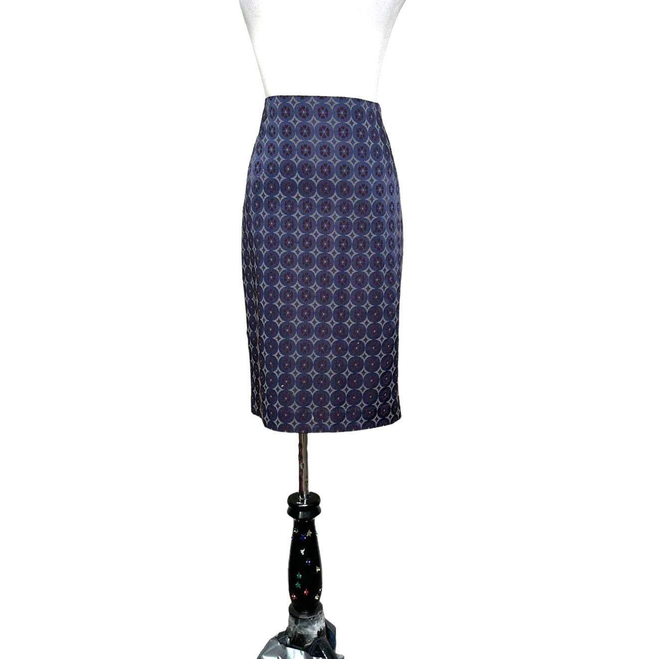 Ann Taylor ANN TAYLOR Navy Blue Red Floral Geo Circle Pencil Skirt SZ 4 Size 30" / US 8 / IT 44 - 1 Thumbnail