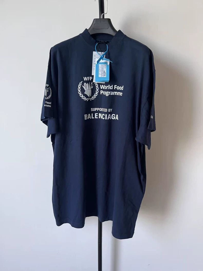 Balenciaga Balenciaga size 2 Letter Print Crew Neck Pullover Fitted Sh Size US S / EU 44-46 / 1 - 1 Thumbnail