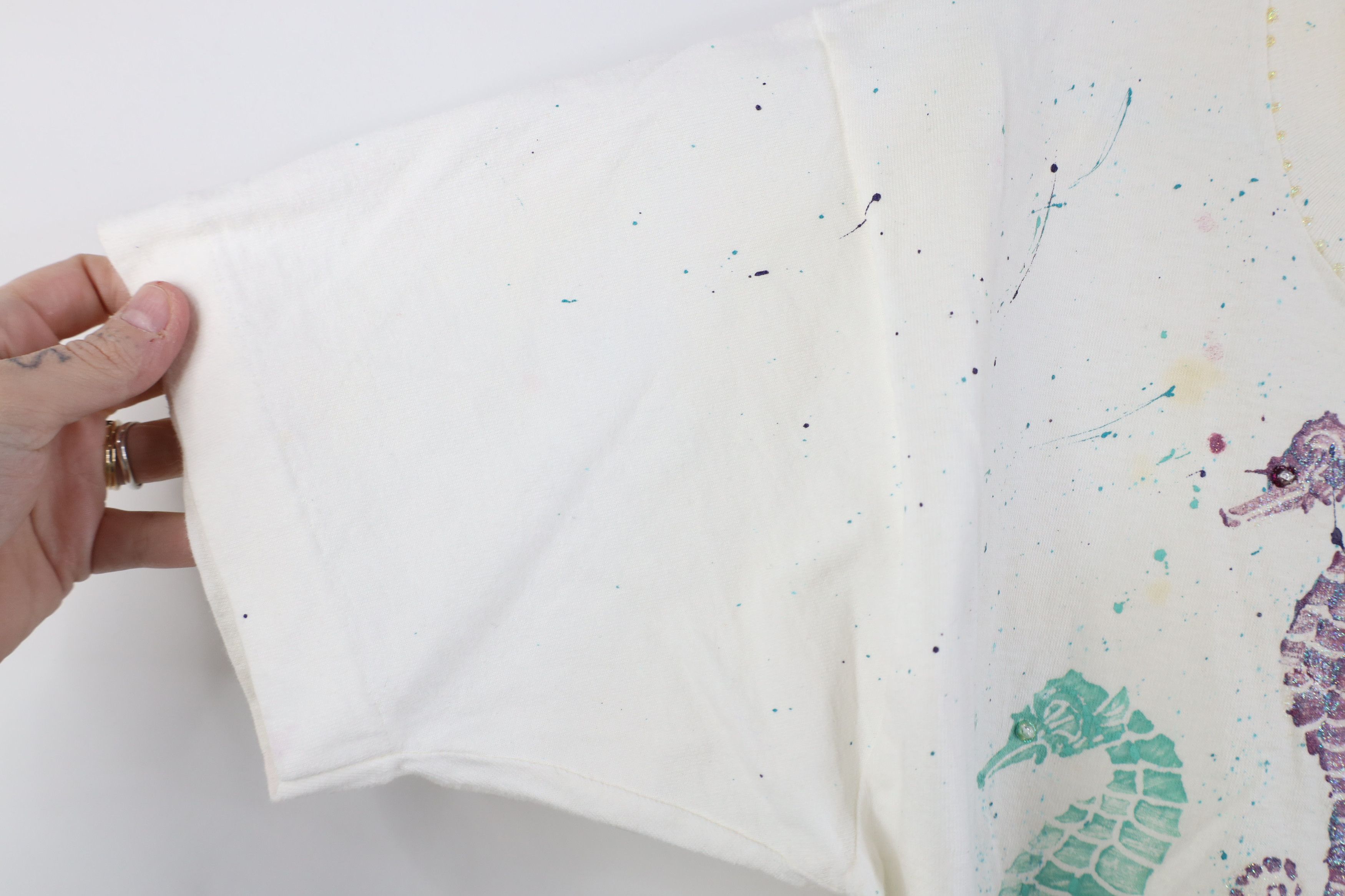 Vintage Vintage 90s Streetwear Glitter Glue Seahorse T-Shirt USA Size L / US 10 / IT 46 - 9 Thumbnail